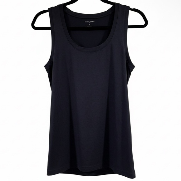 Banana Republic Tops - Banana Republic Black Scoopneck Tank Top